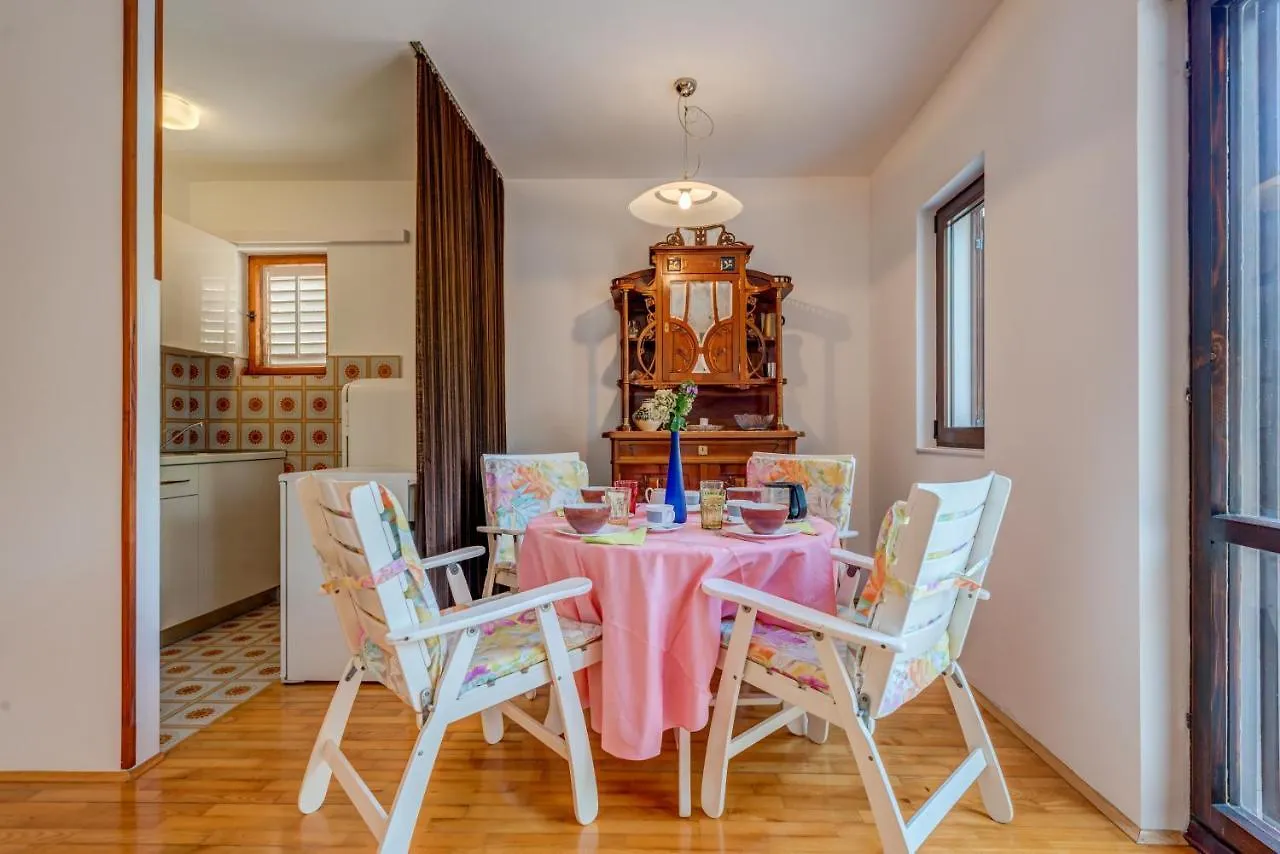 Leisure Vacation Home Traù Croazia